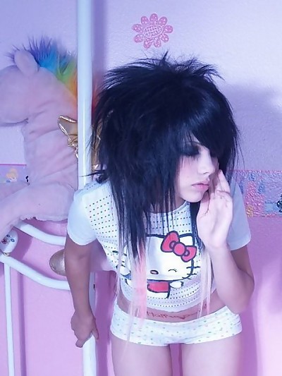 Crazy Haired Emo girls posing